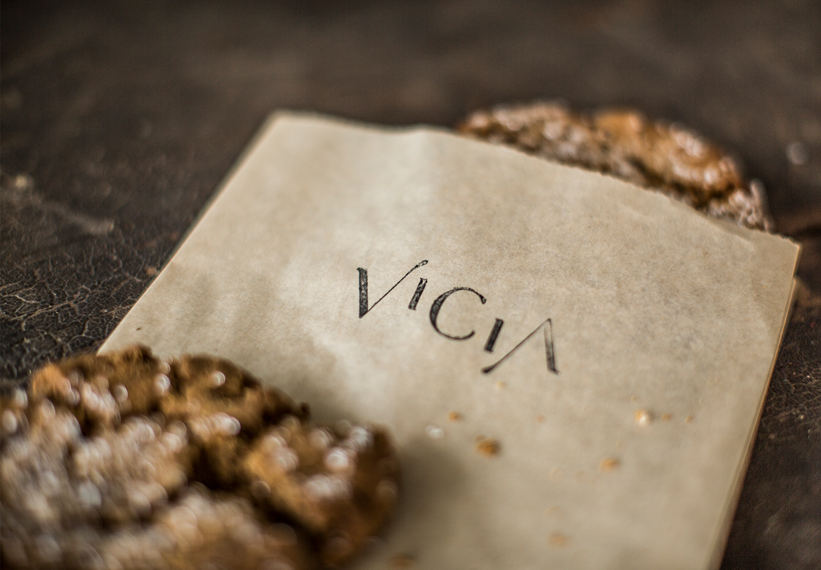 Vicia cookie and branded napkin